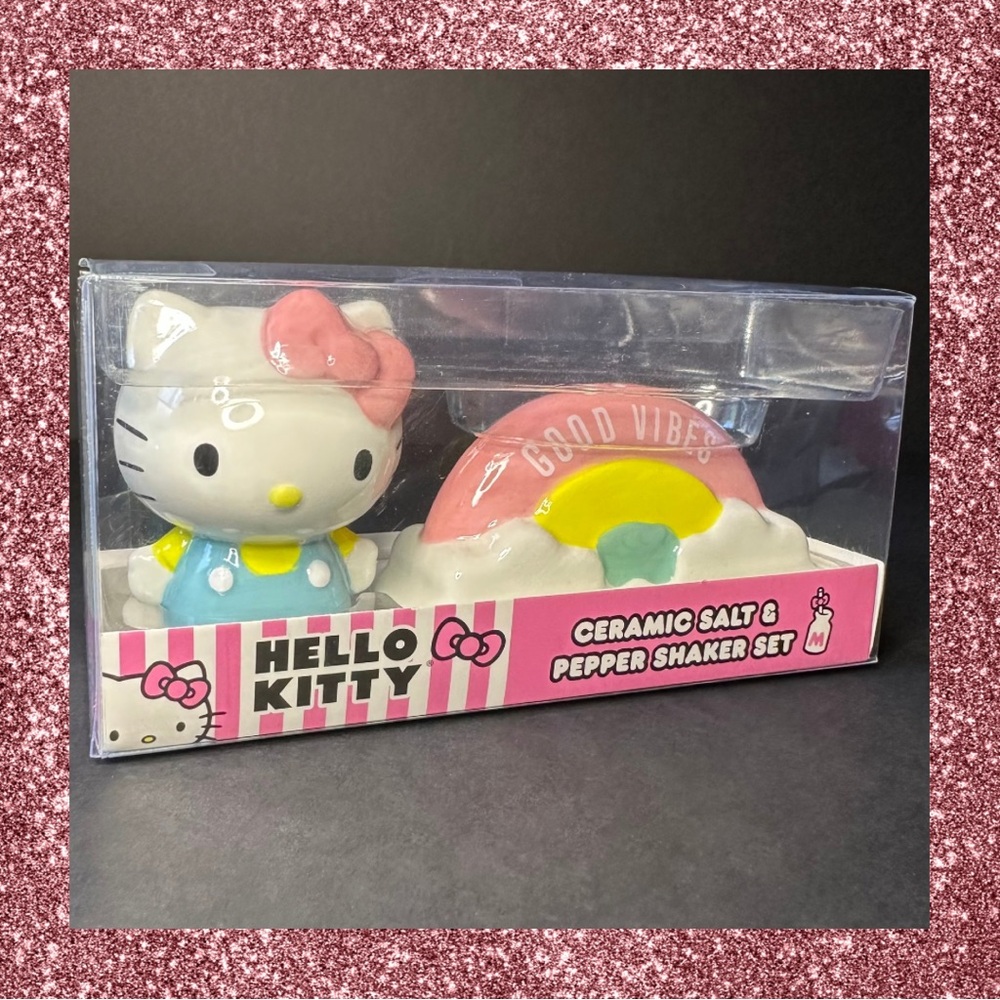 Hello Kitty Ceramic Salt & Pepper Shaker Set